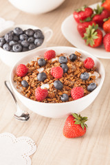 muesli with berries