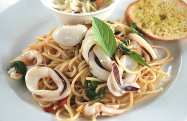 squids spaghetti basil sauce