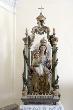 Statue of Mary and the child Jesus