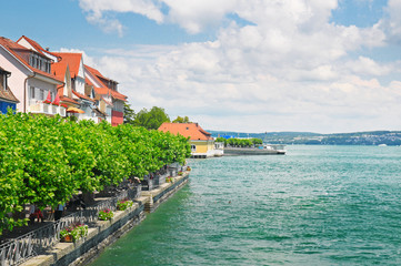 Fototapeta na wymiar malownicze nabrzeże Jeziora Bodeńskiego, Niemcy