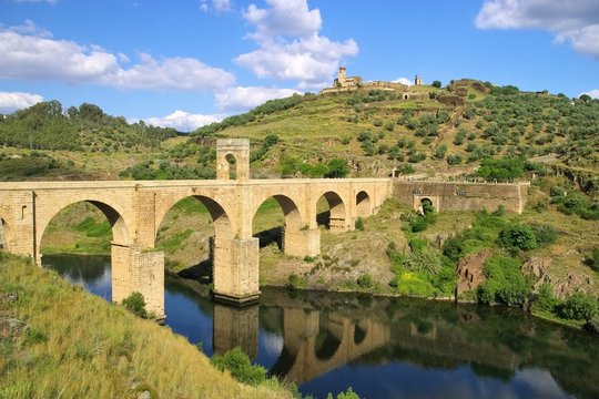 Römertor Bilder – Durchsuchen 838 Archivfotos, Vektorgrafiken und ...