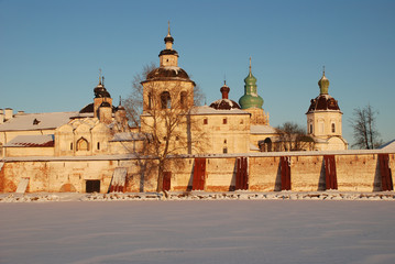 Fototapeta na wymiar Northern Russian monastery in winter.