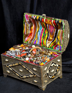 ancient arabic treasure chest