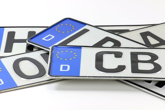 verschiedene deutsche Autokennzeichen
