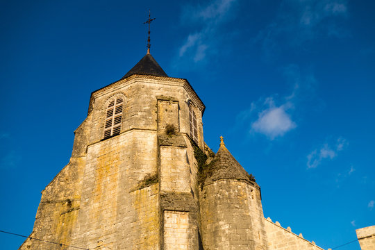 Eglise  saint F&eacute;licien &agrave; Issegeac