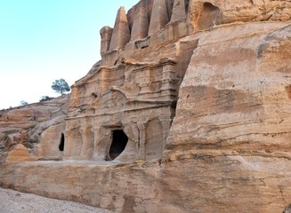 Obelisk Tbmb, Petra