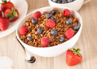 muesli with berries