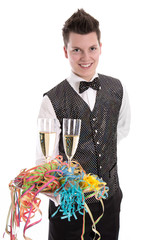 Ober serviert zwei Gläser Sekt oder Champagner im Fasching