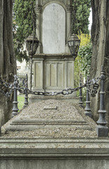 Fototapeta na wymiar Coffin with chains