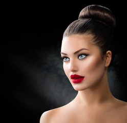 Fashion Model Girl Portrait with Blue Eyes and Sexy Red Lips