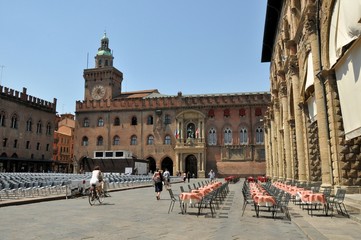 Piazza Maggiore in Bologna city, Italy © cargol