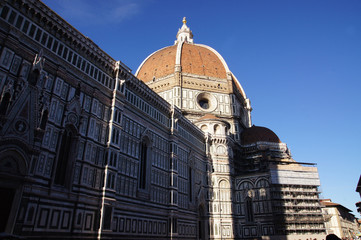 Fototapeta na wymiar Dôme de la Cathédrale Sainte Marie de la Fleur à Florence
