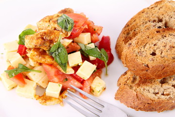 Salad - chicken, tomato, cheese, bell pepper & basil