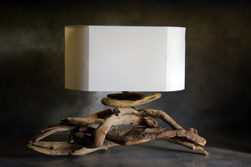 lampe en bois flotté