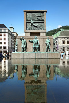 Seefahrerdenkmal und Brunnen in Bergen