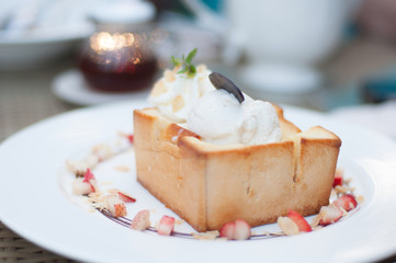 closed up honey toast