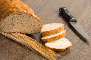 sliced ​​bread with cereals