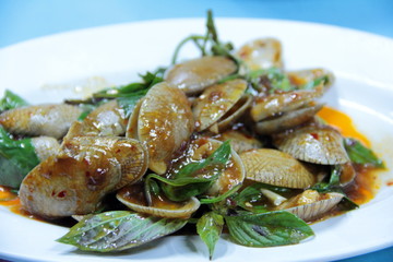 Stir fried clams with roasted chili paste