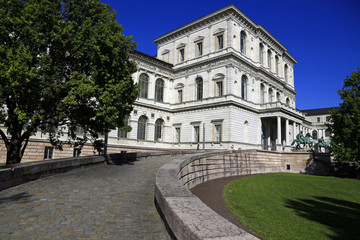 Naklejka premium Akademie der bildenden Künste in München