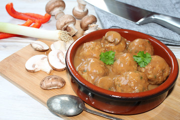 Fleischklösschen mit Pilzsauce