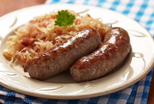 grilled bavarian sausages with sauerkraut