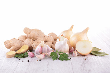 Obraz na płótnie Canvas onion, garlic bulb and ginger