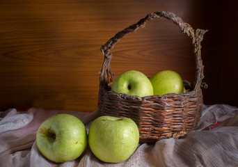 Green apples for eat.