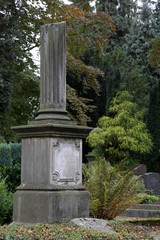 Fototapeta premium Grab von Levin Schücking auf dem Friedhof in Bad Pyrmont