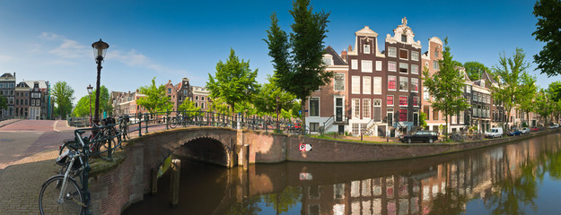 Naklejka premium Amsterdam tranquil canal scene, Holland