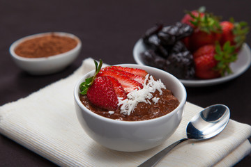 Avocado and cacao mousse