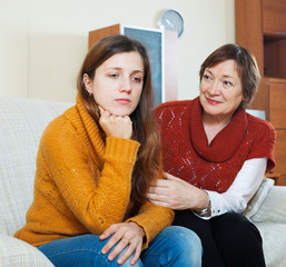 Mature mother asks for forgiveness from adult daughter after qua