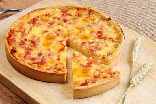 Quiche Lorraine with bacon, cheese and ham