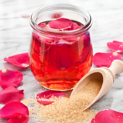Hausgemachtes Rosengelee