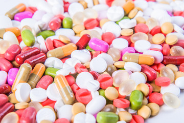 Fototapeta na wymiar Medizin - Tabletten - Pillen