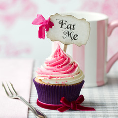 "Eat Me" cupcake © Ruth Black