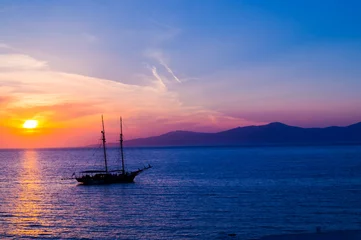 Photo sur Plexiglas Santorin Sunset at famous Santorini island, Greece