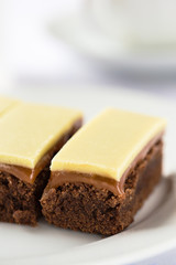 Caramel brownie bars