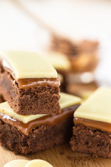 Caramel brownie bars