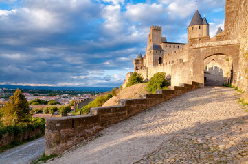 Fototapeta na wymiar Aude brama wjazdowa na pó¼nym popołudniem w Carcassonne
