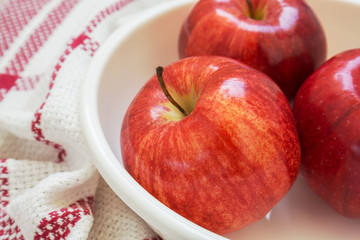 Red apples in a bowl