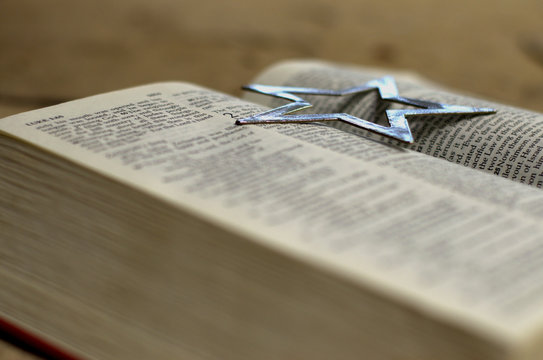 Open Bible with silver star-2