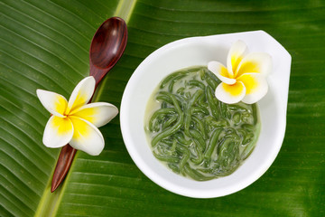 Thai dessert made from rice noodles that eaten with coconut milk