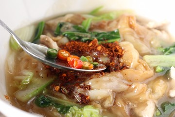 Fried noodle and gravy