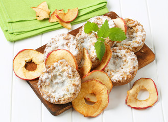 Apple crumble cookies with apple chips