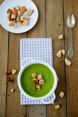 Cream soup of spinach  and broccoli