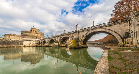 Obraz premium Sant Angelo Castle and Bridge in Rome, Italia.