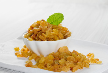 White raisins in a bowl