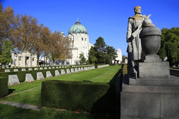Obraz premium Kriegsgräber Zentralfriedhof Wien