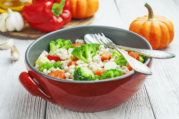 Barley porridge with vegetables