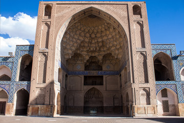 Fototapeta na wymiar Courtyard of Jameh Mosque in Isfahan, Iran